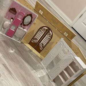 Bratz world house playset